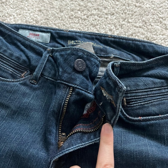 🔹BANANA REPUBLIC: Women’s size 8, urban style boot cut blue jeans, preowned🔹 - Picture 5 of 11
